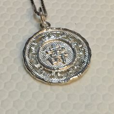 Brand New 925 Sterling Silver Chinese Character Round Small Pendant With Free Chain (19 . 5 Mm) Material: 925 Sterling Silver Stamped - 925 Stone Set : N / A Measurement : Approx. Width : 0 . 7 7 " Inches ( 1 9 . 5 Mm ) Approx. Height : 0 . 7 7 " Inches ( 1 9 . 5 Mm ) Approx. Thickness : 0 . 0 5 " Inches ( 1 . 4 Mm ) Approx. Weight : 1 . 9 Grams Free Gift Box Or Gift Pouch Free 1 8 " Chain Item # Km02201935-Sp-Ss20045 Silver Hallmarked Necklace, Silver Hallmarked Necklace For Good Luck, Chinese Characters, Gift Pouch, Small Pendant, Round Pendant, Stone Settings, Artisan Jewelry, Womens Jewelry Necklace