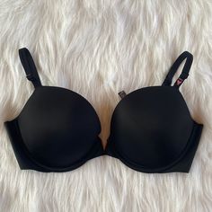 Black Vs Push-Up Bra. This Is Brand New With Tags, Never Been Warn. Super Soft Material With A Wide Band Across The Back. Classic Black Bra With Removable Pads, Classic Black Underwire Bra, Classic Black Bra With Medium Bust Support, Classic Black Seamless Bra, Classic Black Bra With Padded Cups, Black Full Coverage Classic Bra, Victoria's Secret Black Push-up Bra, Victoria's Secret Black Lined Bra, Victoria's Secret Fitted Black Bra