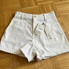 White Seamless Short Rigid High Waist Shorts From Zara Nwt Size 2 White Wide Leg Jeans, Womens Distressed Jeans, Zara Skort, Denim Skort, Mom Denim, Tweed Shorts, Leopard Print Shorts, Gingham Shorts, Satin Shorts