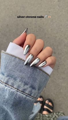 Nail Art: Silver Chrome Nails Silver Chrome Nails, Chrome Nail Powder, Mirror Nails, Silver Chrome, New Year's Nails, Silver Nails, 3d Nail Art