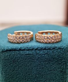 Lab Grown Diamonds Huggie Hoop Earrings set ✤𝐃𝐢𝐚𝐦𝐨𝐧𝐝 𝐃𝐞𝐭𝐚𝐢𝐥𝐬 Color: F Clarity: VS1 Shape: Round Cut Stone Size: 1.60 MM Carat Weight: 1.40 CT Approx. Type: CVD Diamonds NOTE: Set comes with CVD Jewelry Certification ✤Metal 𝐃𝐞𝐭𝐚𝐢𝐥𝐬 size: 14 * 4.20 mm Metal Purity: Solid Gold (10KT, 14KT, 18KT) Metal Tone: Yellow, White, Rose Stamp/Hallmark: Yes Jewelry Certificate: Free of Cost with Listed Design       CVD Diamonds Huggie Hoop Earrings  Introducing the CVD Diamonds Certified Huggie Hoop Earrings set, a statement of refined elegance and contemporary style. These earrings are the epitome of grace and sophistication, perfect for those who appreciate the finer things in life. Each piece is meticulously crafted, allowing the ethically sourced CVD diamonds to capture the ligh Cvd Diamond, Hoop Earring Sets, Huggie Hoop Earrings, Lab Created Diamonds, Conflict Free Diamonds, Real Diamonds, White Rose, Earrings Set, Lab Diamonds