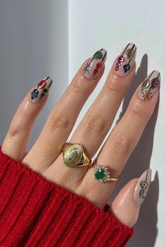 Festive Nails Christmas, Xmas Nail Designs, Different Color Nails, Bright Red Nails, Festive Nail Designs, Dark Red Nails, Cute Short Nails, Solid Color Nails, Red Christmas Nails