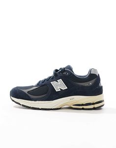 Zapatos de New Balance Estilo casual: perfeccionado Diseño de corte bajo Cierre con cordones Lengüeta y tobillo acolchados Detalle insignia de la marca New Balance Amortiguación ABZORB SBS en el talón para obtener mayor estabilidad y comodidad Entresuela ABZORB diseñada para absorber los impactos La tecnología Stability Web de la suela proporciona una mayor sujeción para el arco del pie Suela texturizada antideslizante New Balance 2002, Balance Logo, Logo New, Profile Design, Arch Support, New Balance, Must Haves, Dark Blue, Baskets