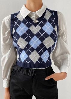 Vests Outfits, Argyle Vest, Sweater Vest Outfit, Autumn Outwear, Argyle Sweater Vest, Sweater Vests, Plaid Sweater, Grunge Look, Estilo Preppy