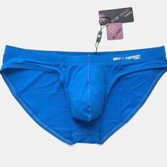 * Brand New W/Tag - Original Package * Look Great At The Beach Or Pool In This: Men's "Brave Person" Bikini Brief - (Bp9791-Rp-L) Blue Size "Medium", Fits Waist 30 - 32"S/74 - 80 Cm's "Large", Fits Waist 32 - 34"S/82 - 86 Cm's "X-Large", Fits Waist 34 - 36"S/86 - 92 Cm's Can Be Worn As Swimwear Or Underwear Great Feel And Fit Ample Pouch 1.5" Side Full Seat 80% Nylon, 20% Spandex Made In China Bundle 2 Or More Items And Receive 10% Off Your Order And Combined Shipping ! Mens Speedo Fashion, Swim Brief, Shorts Men, Man Swimming, Sport Shorts, At The Beach, Mens Shorts, Brave, Men's Fashion