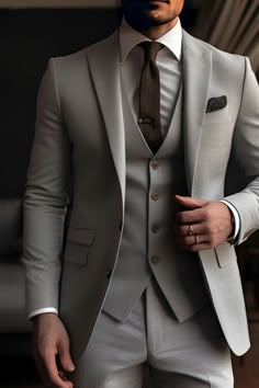 Light Grey Suit Men, Men's Business Attire, Best Wedding Suits For Men, Reception Suits, Grey 3 Piece Suit, Suit For Men Wedding, Formal Suits Men, Best Suits For Men, Business Attire For Men