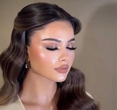 Lebanese Hairstyles Wedding, Hair Styles Wedding Guest, Saudi Wedding Hairstyles, Glam Hairstyles, Hairstyles For Arab Wedding, Middle Eastern Wedding Hairstyles, Hairstyles With Curled Hair, Glow Hair