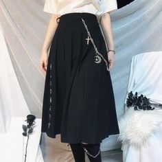 Brand Name: RuibbitMaterial: CottonMaterial: LanonOrigin: CN(Origin)Age: Ages 18-35 Years OldSilhouette: A-LineDecoration: EmbroideryGender: WOMENModel Number: 1Waistline: empirePattern Type: PrintStyle: Preppy StyleDresses Length: Mid-Calf Black Pleated Skirts, Preppy Mode, Egirl Clothes, Black Pleated Skirt, Pleated Skirts, Style Preppy, Hip Hip, Style Punk, Style Noir