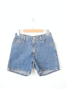 Vintage Calvin Klein Women's Denim Shorts/Jean Shorts. Measurements Total Length : 14 1/2" Waist              : 26" Hips               : 35" Inseam           : 4 1/2" Rise                :  9" Condition     : Gently used. There's no stains or holes. Good condition. ※Please read the policy before you purchase※ Classic Fitted Denim Jean Shorts, Classic Denim Jean Shorts, Classic Fitted Medium Wash Jean Shorts, Classic Medium Wash Short Jeans, Classic Short Length Medium Wash Jeans, Classic Denim Blue Jean Shorts, Classic Short Medium Wash Jeans, Classic Denim Jean Shorts With Short Leg, Classic Medium Wash Jean Shorts