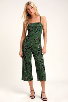 Guinevere Green Floral Print Culotte Jumpsuit Lavender Jumpsuit, Fashion Thoughts, Rompers Dressy, Trendy Jumpsuit, Cute Floral Dresses, Culotte Jumpsuit, Halter Jumpsuit, Inner Goddess, Short Sleeve Jumpsuits