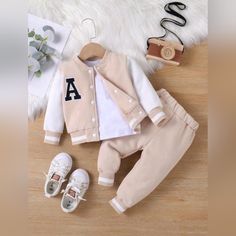 Baby Boy Letter Graphic Colorblock Bomber Jacket & Sweatpants. 70% Cotton, 30% Polyester. Size 9-12m Boy Letter, Mode Casual, Types Of Jackets, Sweatpants Set, Training Pants, Boys Set, Casual Sporty, Baseball Jacket, Boys Casual