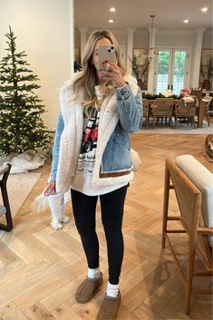 Ugg Slipper Outfit, Platform Outfit, Outfit With Uggs, Winter Mode Outfits, Ugg Tazz