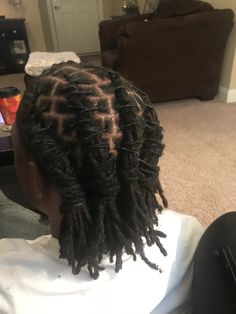 Barell Roll Locs, Criss Cross Barrel Twist Locs, Medium Length Loc Styles Men, Dreads Aesthetic, Male Locs, Locs Retwist, Protective Styles For Natural Hair Short