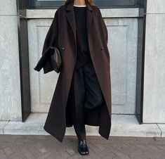 Japan Outfit Winter, Brown Coat Outfit, Wool Coat Outfit, Brown Winter Coat, Classic Outfits For Women, House Of Dagmar, Maison Margiela Tabi, Japan Outfit, Dressy Casual Outfits