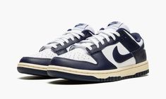 Nike Dunk Low Vintage Navy, Blue Dunks, Nike Heels, School Pack, Retro Basketball Shoes, Nike Branding, Navy Sneakers, Retro Basketball, Nike Brand