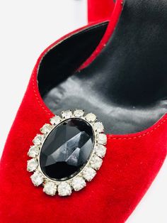 "These are vintage shoe clips dating from the 1960's. They are oval in shape with a black centre stone surrounded by clear rhinestones. Great for transforming any pair of shoes! They measure 1.5\" x 1\" and are in very good condition." Red Shoe Clip, Vintage Shoe, Shoe Clips, Vintage Shoes, Clear Rhinestones, Brooch Pin, Clothing And Shoes, Etsy Uk, Stone