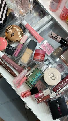 #makeup #beautycare Viral Makeup Products, Buying Makeup, Makeup Therapy, Maquillaje Aesthetic, Flawless Face Makeup, Girly Tingz, Dope Makeup, Flawless Face