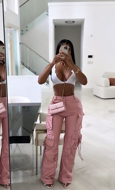 Cute Outfits Spring Black Women, Concert Outfit Black Women Skirt, Soft Concert Outfit, 18th Birthday Outfit Summer, R N B Concert Outfit, Megan Thee Stallion Concert Outfit Ideas, Concert Outfit Black Women Summer, Concert Fits Baddie, Summer Fashion Black Women