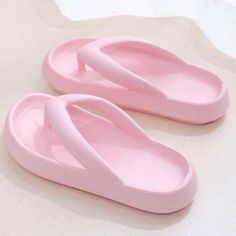 Brand New With Tags In Packaging! Super Soft And Comfy Pink Flip Flops! Has The Same Cushiony Feel As “Pillow Slides” Just In The Form Of Flip Flops! Perfect For Anyone With Aching Feet! Black Pumps Low Heel, Light Blue Vans, Soft Flip Flops, Pillow Slides, Cute Flip Flops, Bow Flip Flops, Chestnut Boots, Slide Flip Flops, Fur Sneakers