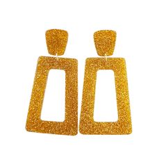 Get ready to bring the glam to your game day style with the Avery. These statement earrings are sure to make a bold statement and add a touch of sparkle to your look. Hypoallergenic stainless steel posts 20mm stud size Lightweight and durable glitter acetate acrylic Trendy Silver Glitter Earrings, Trendy Glitter Gold Earrings, Trendy Gold Glitter Earrings, Studded Necklace, Digital Gifts, Digital Gift Card, Gift Card Shop, Bridal Hair Accessories, Gold Glitter