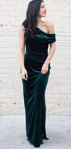 Off Shoulder Long Sheath Emerald Green Velvet Prom Dresses, PD0934 #promdresses #longpromdresses #2019promdresses #promdresseslong #girls #prom2019 #shoppromdresses Velvet Prom Dresses, Emerald Green Velvet, Velvet Prom Dress, Modest Prom, Prom Dresses Modest, Beauty Dress, Elegant Party, Cheap Prom Dresses