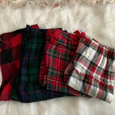 Old Navy Women's Printed Flannel Pajama Pants *New With Tags, Unworn *Size Large *(4) Colors/Patterns: Green/Blue Plaid, Red Tartan, White Tartan, Red Buffalo Plaid *Double Side Pockets *Banded Drawstring Closure *Materials: Cotton Flannel Christmas Pajamas, Comfy Pajama Pants, Pajamas Aesthetic Christmas, White Tartan Christmas Pajamas, Christmas Party Pjs, Old Navy Pajamas Christmas, Flannel Pjs Women, Christmas Pajamas Target, Cute Pajamas Christmas