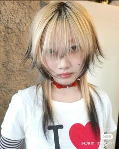 Cheshire Cat Hair Hairstyles, Hairdye Inspo Alt, Blonde Jellyfish Haircut, Bangs Over Eyes, Hair Bleach Ideas, Japan Haircut, Haircolour Ideas, Vkei Hair