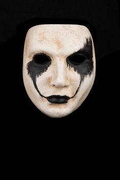 Crow Face II venetian mask for sale Harlequin Mask, Maquillage Halloween Simple, Crow Mask, Creepy Masks, Mascaras Halloween, Clown Mask, Mask Painting, Horror Masks, Scary Mask