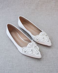 "Vintage applique adorning simple yet chic pointy toe flats. Easy slip on with comfort for bride and wedding party. FIT: THIS STYLE RUNS SMALL, PLEASE ORDER 1/2 SIZE UP DETAILS: COLORS AVAILABLE: White, Off White, Dark Beige, Dusty Pink, Light Blue, Pink, Champagne and Royal Blue Satin UPPER: Synthetic upper and lining MATERIALS: Mandmade outsole STYLE NAME: VANITA Not sure of which size to purchase? Shoes measurements are as follow: (Please note measurements taken the length of inside of shoe f Cats Wedding, Fall Wedding Shoes, Women Wedding Shoes, Shoes Bridesmaid, Wedding Shoes Bridesmaid, Vintage Applique, White Bridal Shoes, Champagne Rose, Flower Girl Shoes