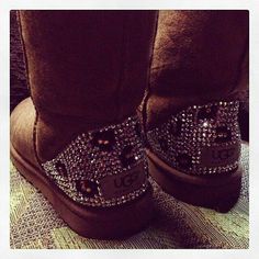 Cheap Ugg Boots Outlet, Ugg Bailey Boots, Ugg Boots Outfit, Uggs For Cheap, Ugg Boots Outlets, Ugg Outlet, Ugg Winter Boots, Classic Ugg Boots, Ugg Bailey Button