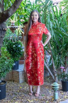 Traditional Red Chinese Silk Dress. Long dress has a sense of vintage romance to this fitted dress. Red Sheath Maxi Dress For Formal Occasions, Fitted Red Vintage Dress For Evening, Red Fitted Midi Dress For Formal Occasions, Fitted Red Midi Dress For Formal Occasions, Red Short Sleeve Midi Dress For Evening, Elegant Red Long Dress, Vintage Red Midi Dress For Evening, Red Fitted Dress With Short Sleeves, Red Elegant Vintage Dress With Short Sleeves