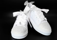 Fabulous sneakers with ribbon laces, unique and trendy. Sizes: 12 to 6 (Teens) Lace-up Canvas Shoes With Elastic Laces, Sporty Canvas Shoes With White Laces, Ribbon Laces, Trendy Sneakers, Kids Fashion, Ribbon, Sneakers, Lace, White