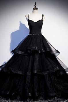 Dresses With Pearls, Evening Dress Black, Tiered Prom Dress, Black Formal Dress, Formal Dresses Graduation, Black Ball Gown, Skirt Tulle, Graduation Dresses, Long Evening Dress