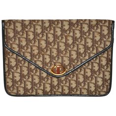 Edge Logo, Canvas Clutch, Classic Brown, Signature Canvas, Brown Canvas, Vintage Bags, Designer Bags, Michael Kors Monogram, Fashion Handbags