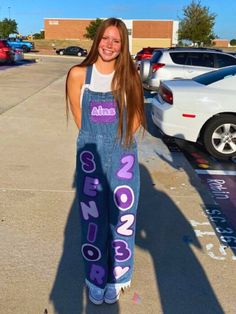 15 Cute Senior Overalls Ideas That Are Easy To DIY High School Overalls, Senior Overalls Ideas, Senior Overalls Ideas High Schools, Homecoming Fits, Spirit Overalls, Senior Pants