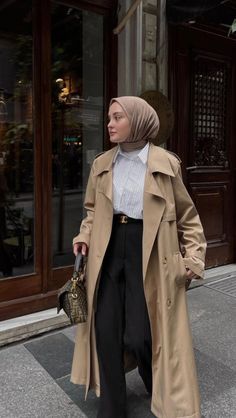 Winter Outfits For Hijab, Hijabi Business Outfit, Fall Outfits Hijab, Casual Hijabi Outfits, Winter Outfit Hijab, Winter Hijab Style, Hijab Outfit Winter, Hijabi Fashion Winter, Winter Hijab Outfits