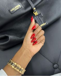 Red Almond Nails Black Women, Red Classy Nails, Red Nails Black Women, Almond Red Nails, Red Almond Nails, Almond Nails Red, Classy Nail Art Ideas