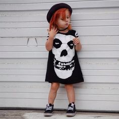 Punk Moms, Victoria Outfits, Goth Family, Alternative Baby Clothes, Skull Costume, Dalmatian Costume