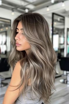 castanho acinzentado Ash Fall Hair Color, Ash Grey With Highlights, Ash Hair With Blonde Highlights, Ash Brunette Highlights, Ash Blonde Balayage On Asian Hair, Brunette Hair With Cool Tone Highlights, Dark Ash Brown Highlights, Ashy Brown Blonde Hair Balayage, Blond Ash Hair