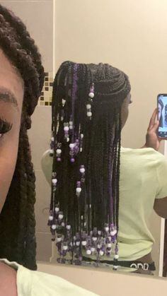 Knotless Box Braids With Clear Beads, Peakaboo Braids Knotless With Beads, Black And Purple Braids With Beads, Braids With Purple Beads, Breads With Beads, Clear Beads On Braids, Knotless Box Braids Beads, Purple Braids With Beads, Cute Hairstyles With Beads