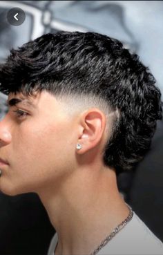 Low Fade Long Hair, Fade With Design, Taper Fade Long Hair, Textured Quiff, Temple Fade, Haircut Oval, Design Hairstyle, Haircut Highlights, Taper Fade Short Hair