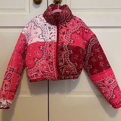 Nwt Never Worn Bandana Print Teen Small Crop Puffer. Red Casual Puffer Jacket For Spring, Pink Patchwork Outerwear For Fall, Casual Pink Puffer Jacket For Streetwear, Red Puffer Jacket For Spring, Pink Quilted Puffer Jacket For Fall, Trendy Pink Puffer Jacket For Streetwear, Pink Trendy Puffer Jacket For Streetwear, Red Patchwork Outerwear For Winter, Trendy Fitted Pink Puffer Jacket