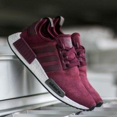 Sport Wear Women, Burgundy Sneakers, Sports Shoes Outfit, Womens Adidas, Sport Shoes Women, Cool Ideas