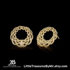 14 Karat Celtic style filigree yellow gold rounded earrings. High-quality jewelry, handmade Mirit Arad. Earrings size: 2 cm.  A special gift for the one you love. Worldwide FREE SHIPPING! You can also order a beautiful matching ring: https://www.etsy.com/il-en/listing/1069880398/antique-style-14k-solid-yellow-gold?ref=shop_home_active_1&frs=1 Very important: Please check your country's customs and import taxes before placing an order. Buyers are responsible for any customs and import taxes that Weaving Earrings, Work Earrings, Gold Round Earrings, Celtic Style, Earrings Wire, Earrings Antique, Yellow Gold Earrings, Matching Ring, Earrings Round