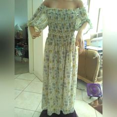 This Is A Gorgeous Dress. It Can Be Worn Off Or On The Shoulders. The Material Is Super Light And Flowing. Lining Underneath. The Top Is Smocked On Front And Back Giving Tons Of Stretch To The Upper Body. The Sleeves Are Dainty And Puffy. Beautiful For Spring, Light And Flowy For Summer. Ptp 15 But Stretches Out To 22 Fitted Peasant Maxi Dress For Summer, Fitted Smock Maxi Dress For Vacation, Bohemian Smocked Maxi Dress For Brunch, Fitted Bohemian Smocked Dress With Short Sleeves, Bohemian Smocked Flowy Dress For Day Out, Bohemian Flowy Smocked Dress For Day Out, Fitted Smock Maxi Dress For The Beach, Flowy Smocked Maxi Dress For Brunch, Flowy Casual Maxi Dress With Elastic Neckline