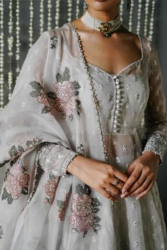 Zara Shahjahan, Gaun Fashion, Pakistani Fashion Party Wear, Salwar Kamiz, Traditional Indian Outfits, Desi Clothes, Chiffon Collection, Indian Bridal Outfits, Indian Suits