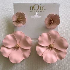 Pastel Pink And Gold, Floral Chic Pink Earrings For Spring, Chic Pink Flower Shaped Earrings, Chic Pink Flower-shaped Jewelry, Chic Pink Flower-shaped Earrings, Leopard Print Hair, Black Hair Clips, Embellished Headbands, Claw Hair Clips, Lace Headbands