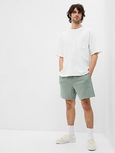 Soft french terry shorts.  Drawcords at waist.  Front slant pockets.  Back patch pocket.  #541613 Straight silhouette with a relaxed fit.  Hits above the knee.  Models are 6'1"–6'2" 185-188 cm) with a 31" 79 cm) waist and 32–33" 81–84 cm) inseam, and are wearing Gap Outfits On People, New Jeans Kpop, Kpop Y2k, Cake For Her, Mens Shorts Outfits, Outfit Zara, Mens Summer Outfits, Mens Casual Outfits Summer, Outfits Hombre