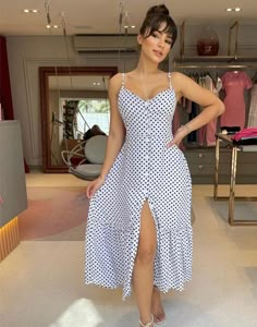 Floral Prom Dress, 2024 Runway, Casual Chic Outfits, Simple Gowns, Gaun Fashion, Dressy Casual Outfits, Steal The Spotlight, فستان سهرة, Classy Casual Outfits