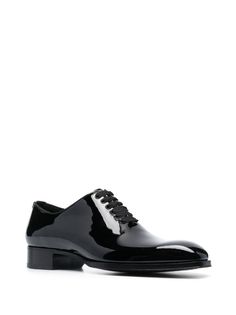 TOM FORD patent-finish Oxford Shoes - Farfetch Luxury Patent Leather Lace-up Shoes With Brogue Detailing, Luxury Patent Leather Lace-up Shoes For Work, Black Patent Leather Lace-up Shoes For Formal Occasions, Classic Formal Patent Leather Lace-up Shoes, Formal Patent Leather Lace-up Shoes With Plain Toe, Formal Patent Leather Lace-up Oxfords, Classic Patent Leather Lace-up Shoes For Formal Occasions, Formal Patent Leather Lace-up Shoes With Rubber Sole, Patent Leather Lace-up Oxfords For Formal Occasions